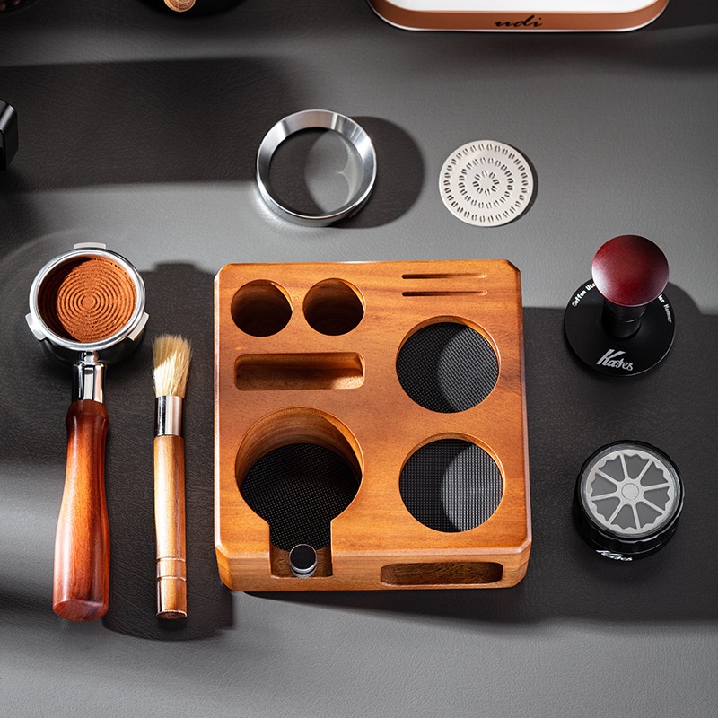 Tamper-Station · Massivholz (58 mm)